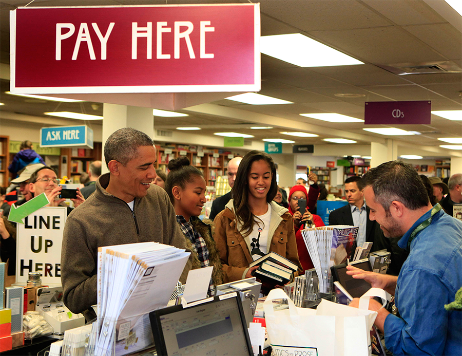 The Ultimate Barack Obama Summer Reading List Off the Shelf